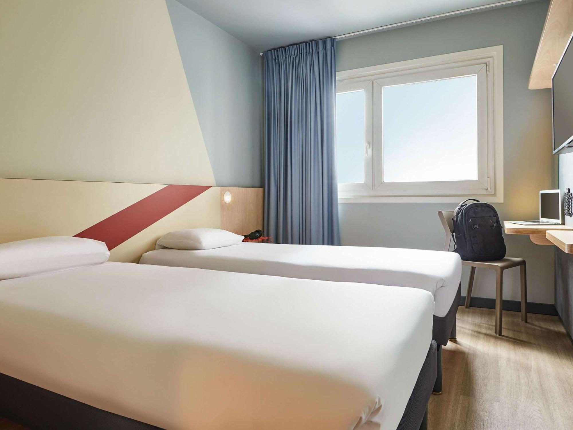 Hotel Ibis Budget Paris Porte D'Aubervilliers Esterno foto